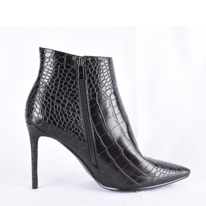 
                  
                    Load image into Gallery viewer, big size black Christine snakeskin booties  with zipper
                  
                